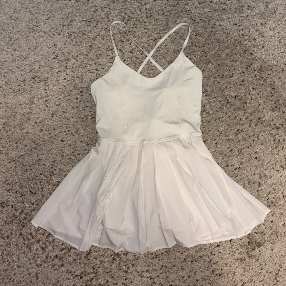 Aerie Offline Pleated Athletic Dress w/ Built-in Shorts in White (Size Medium)